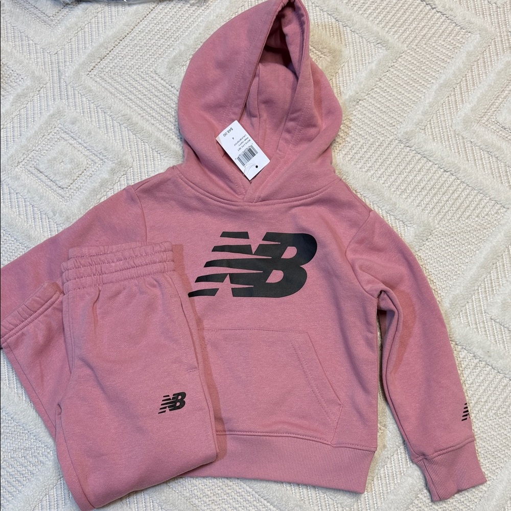 NEW BALANCE HOODIE AND JOGGER SET
